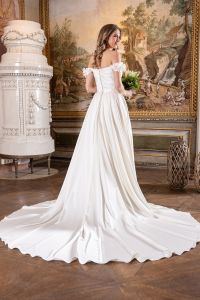 DRESSMYYES-NR19-DY1-4260OVERSKIRT-BACK-Brautkleid-Figurbetont-Elegant