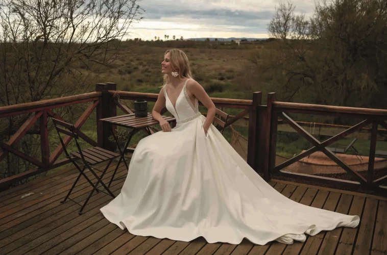 FARA-SPOSA-OLAYA-Brautkleid-2-Elegant