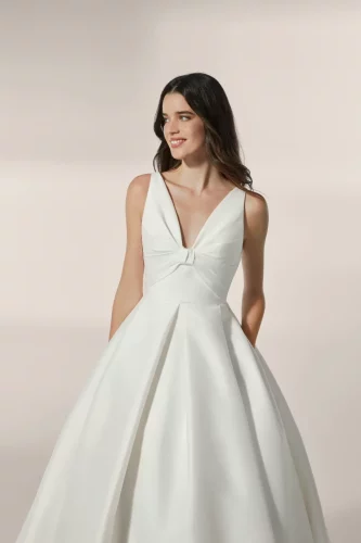 Jesus-Peiro-2635c-Brautkleid-Elegant