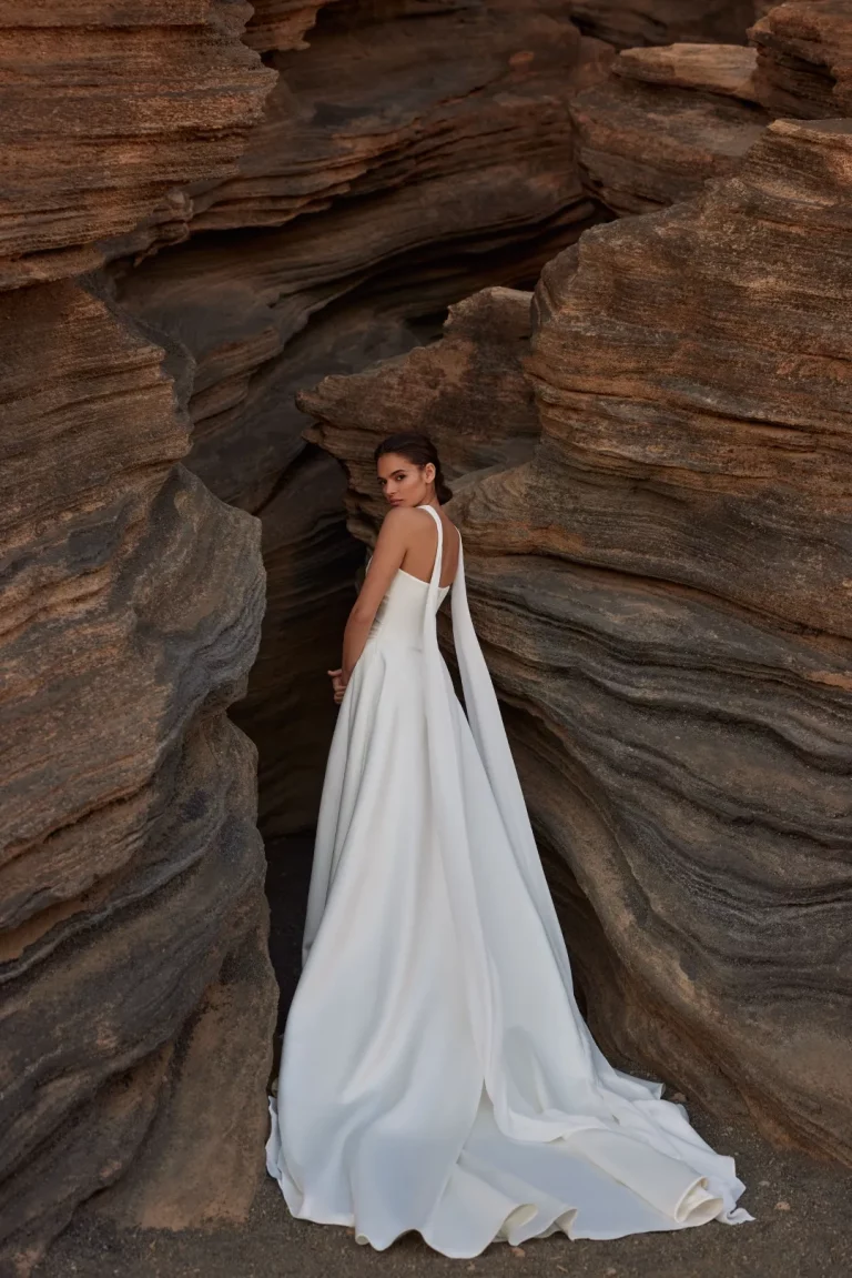 MILLA-NOVA-5438_Danessa-Brautkleid-Elegant