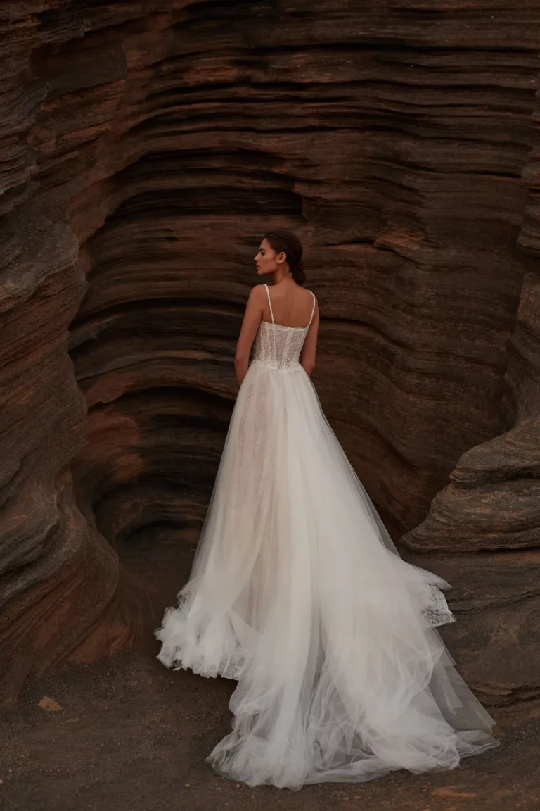 MILLA-NOVA-5454_Eloria-Brautkleid-Prinzessin