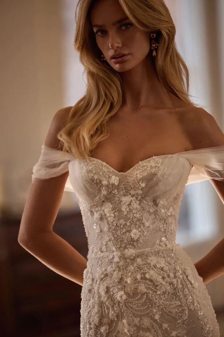 MILLA-NOVA-6001_Venara-Brautkleid-Figurbetont