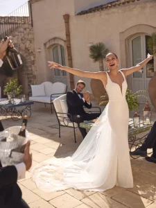 MODECA-GEERDA-4510-Brautkleid-Elegant-Figurbetont