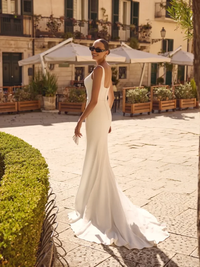 MODECA-GIZEM-7370-Brautkleid-Elegant-Figurbetont