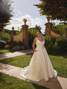 MODECA-JANNEKE-1869-Brautkleid-Elegant-Curvy