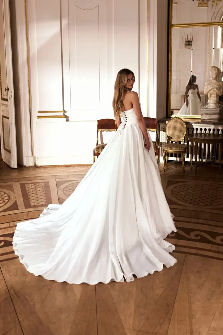 Gala Bridal Jaime Brautkleid schlicht und elegant – Steinecker