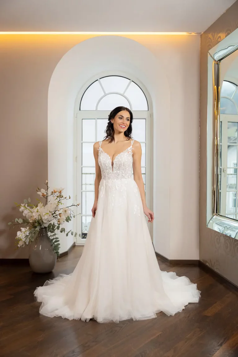 DRESSMYYES-NR-12-DY1-5196-FRONT-Brautkleid-Prinzessin