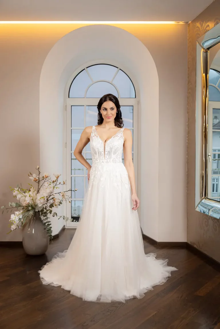 DRESSMYYES-NR-18-DY1-5205-FRONT-Brautkleid-Prinzessin