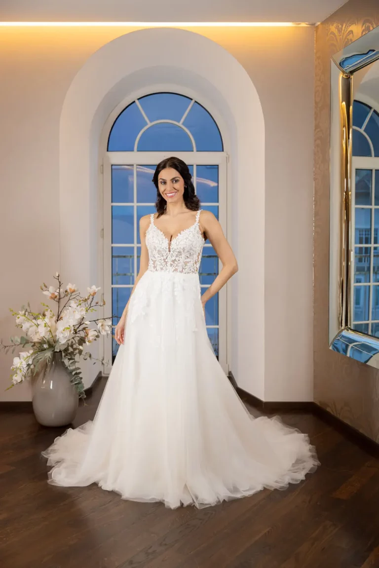 DRESSMYYES-NR-21-DY1-5209-FRONT-Brautkleid-Prinzessin
