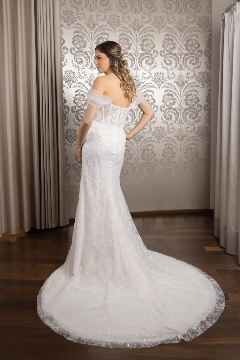 DRESSMYYES-NR-34-DY1-5263-BACK-Brautkleid-figurbetont
