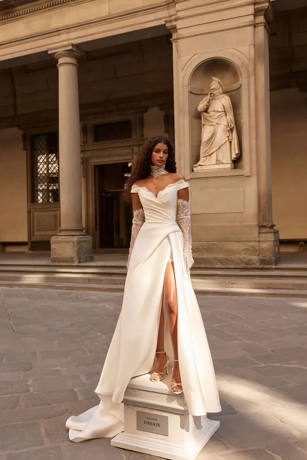 MILLA-NOVA-13067_Julienne-Brautkleid-schlicht-elegant