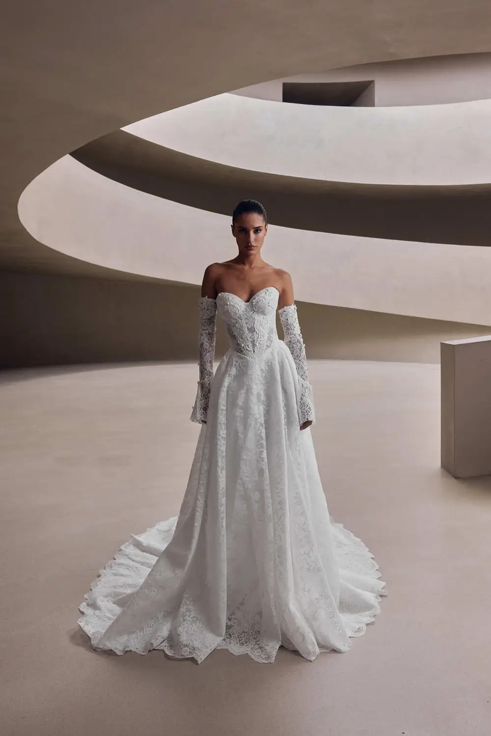 MILLA-NOVA-14000_Calivora-Brautkleid-Prinzessin