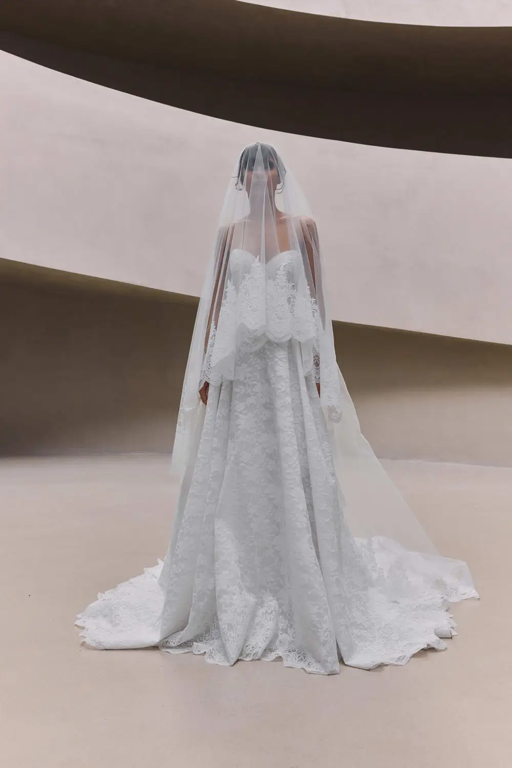 MILLA-NOVA-14007_Calivora veil-Brautkleid-Prinzessin