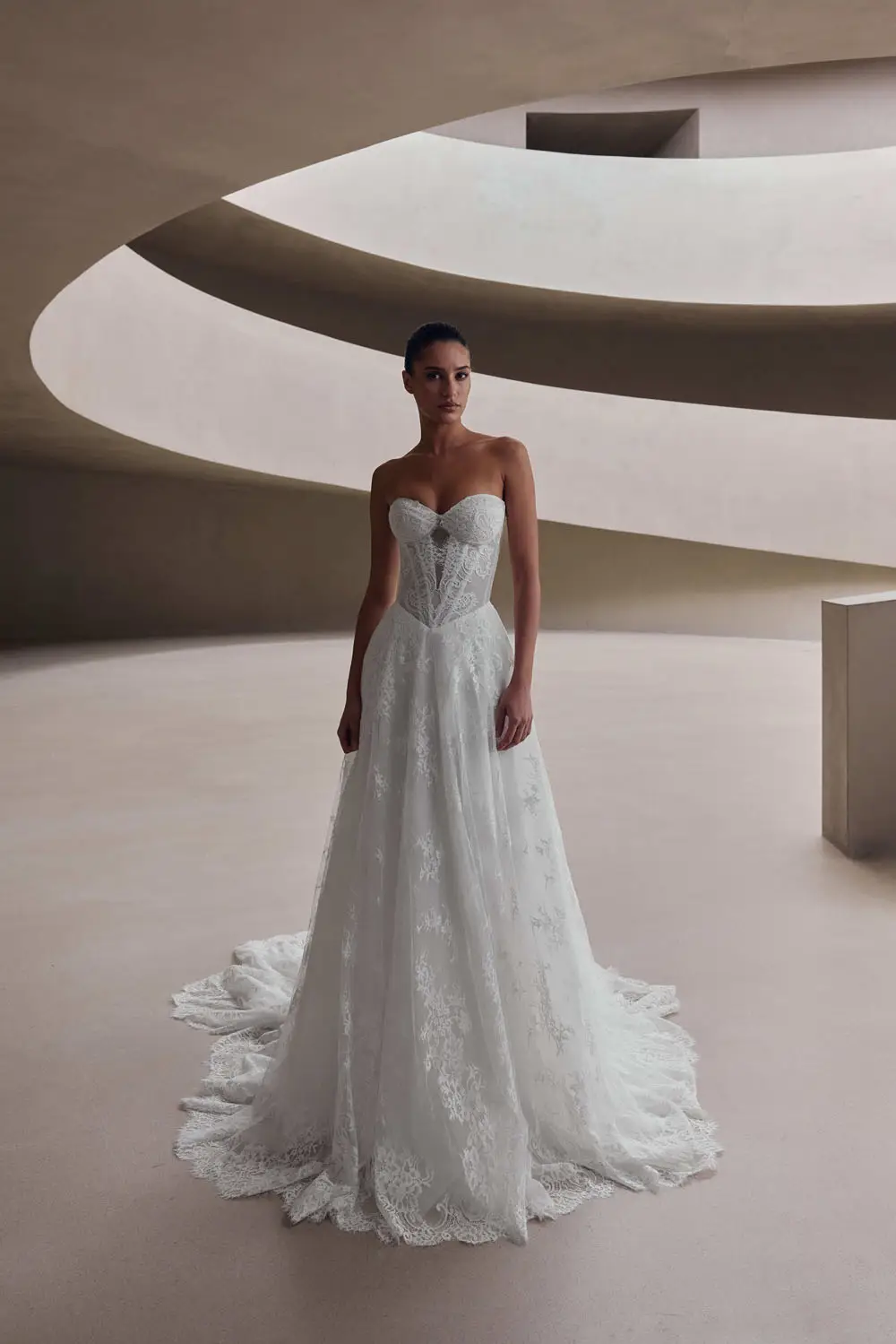 MILLA-NOVA-14119_Lunareth-Brautkleid-Prinzessin