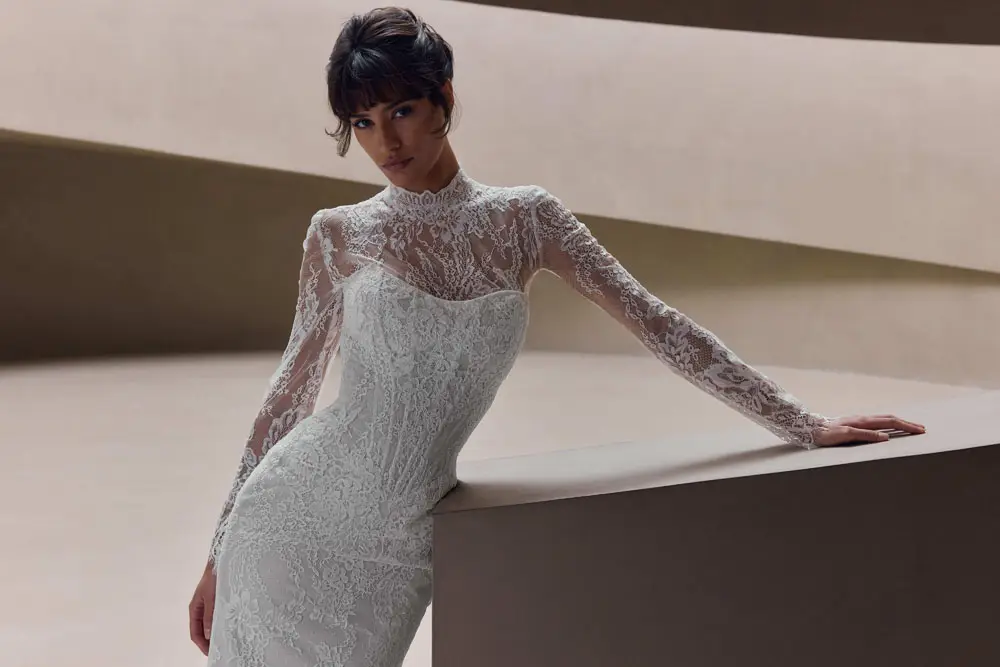 MILLA-NOVA-14177_Olvaria-Brautkleid-figurbetont