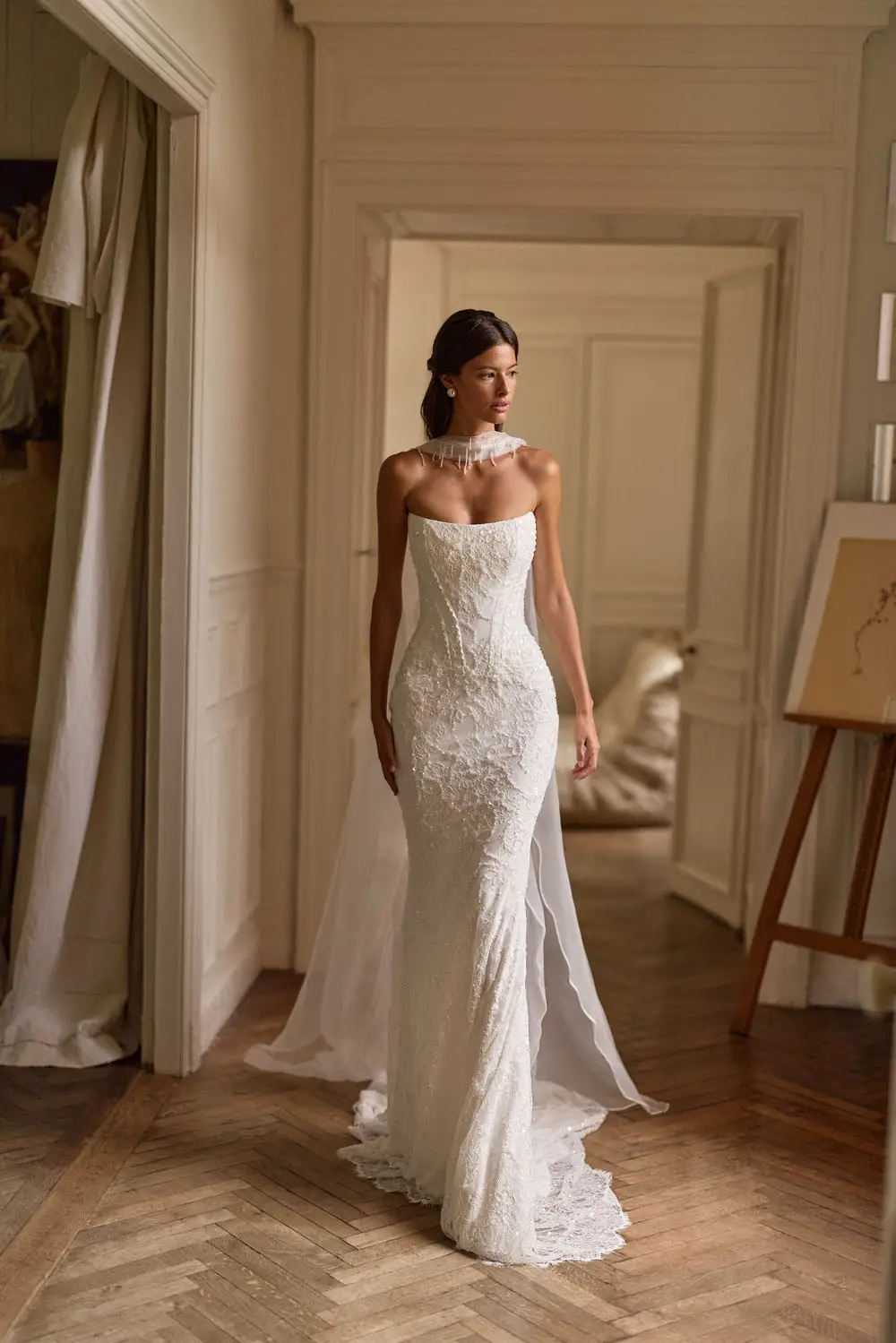 MILLA-NOVA-8811_Evolis-Brautkleid-figurbetont