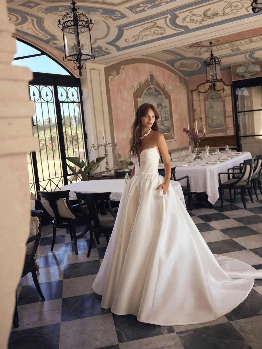Modeca Mystique Brautkleid elegant und schlicht – Steinecker